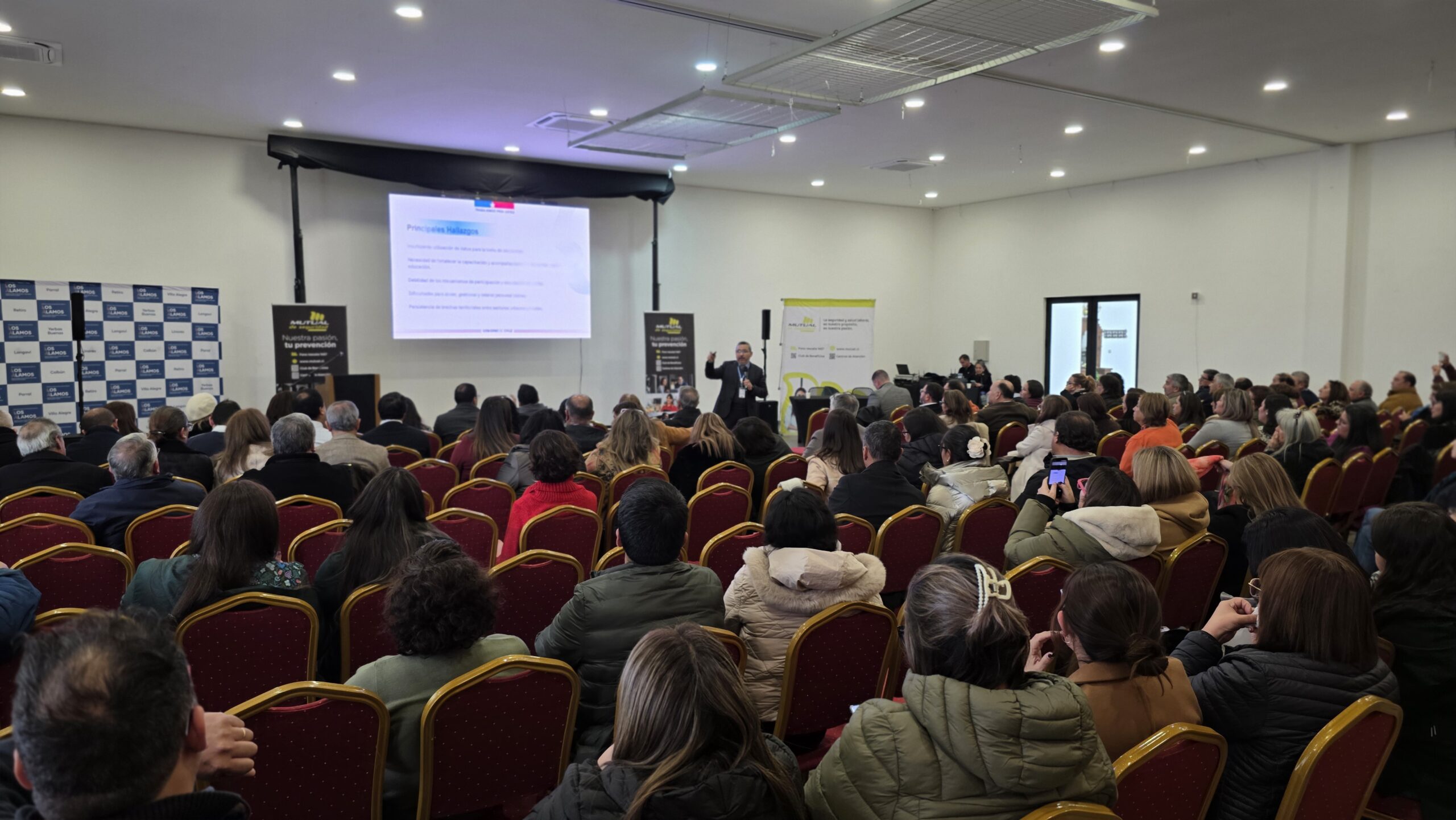 SLEP Los Álamos realizó masiva jornada con directores de establecimientos de las 7 comunas del territorio