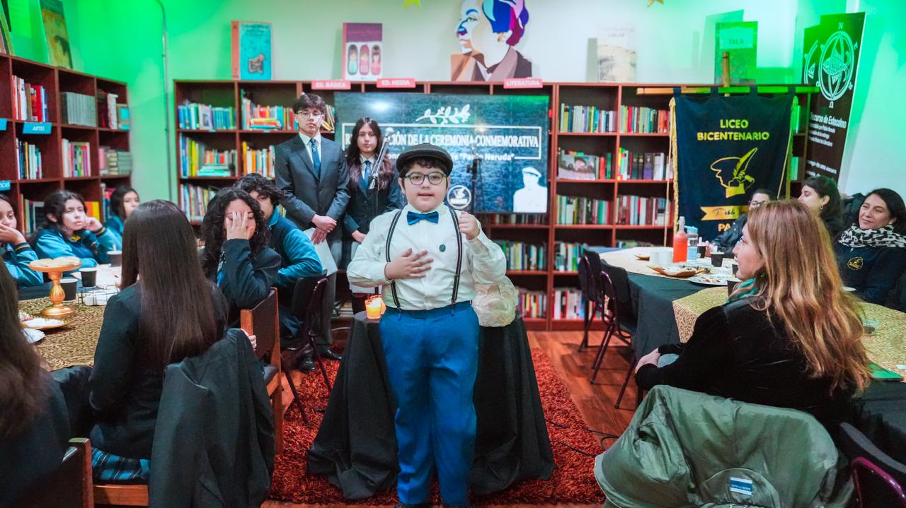 SLEP Los Álamos destaca a estudiantes ganadores del XVIII Concurso de Declamación Poética en homenaje a Pablo Neruda