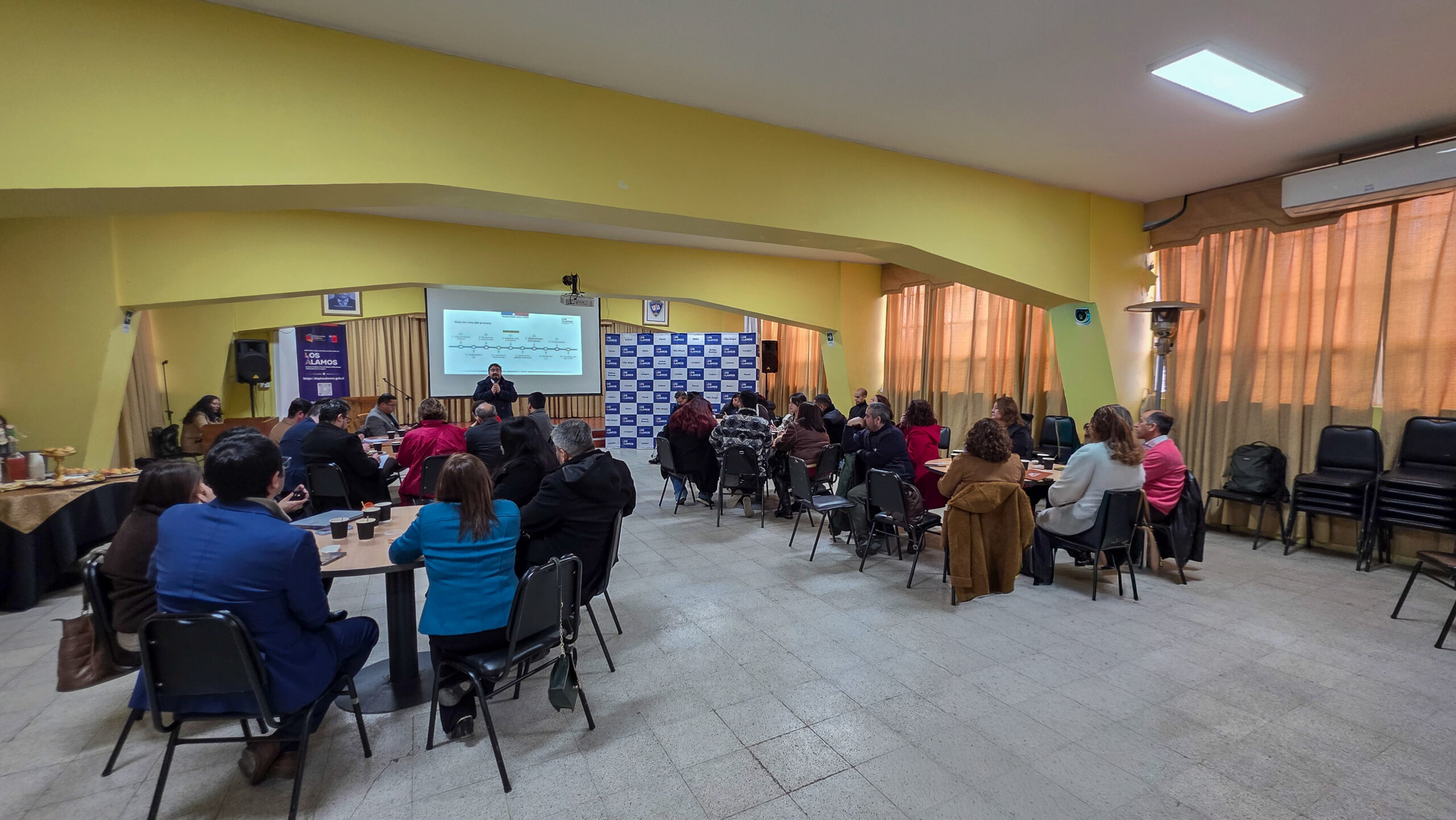 SLEP Los Álamos impulsa proceso eleccionario del Consejo Local con encuentro con candidatos del territorio